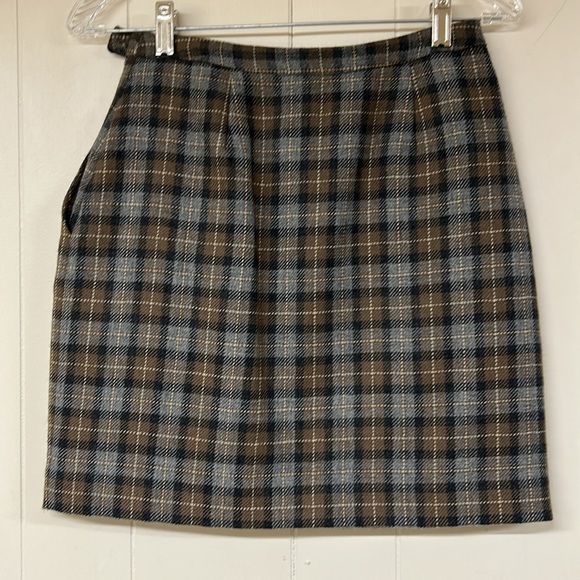 Vintage J. Crew Plaid Brown and Gray Women's sz 6 wool miniSkirt - Picture 2 of 6